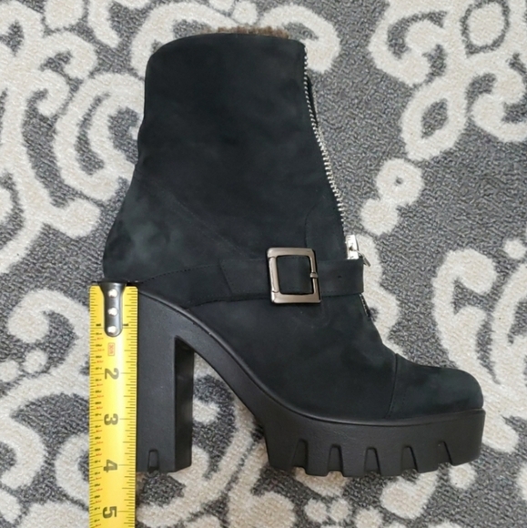 Leather with real fur inside winter Lug heel Boots - Picture 10 of 10